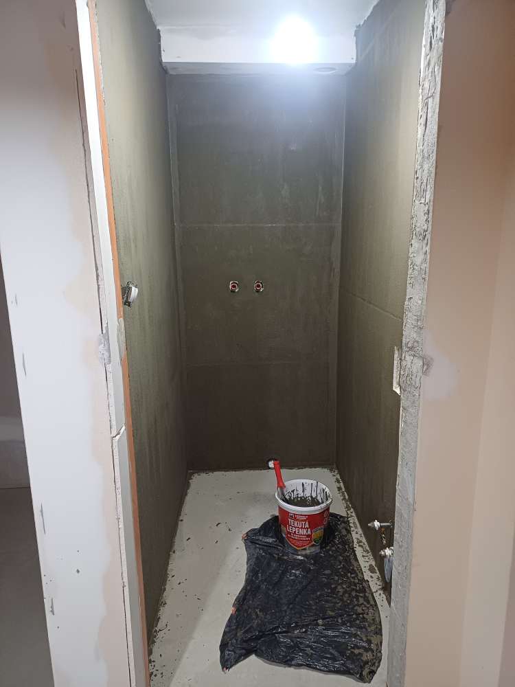 rekonstrukce koupelny hydroizolace tekotá lepenka do sprchového koutu