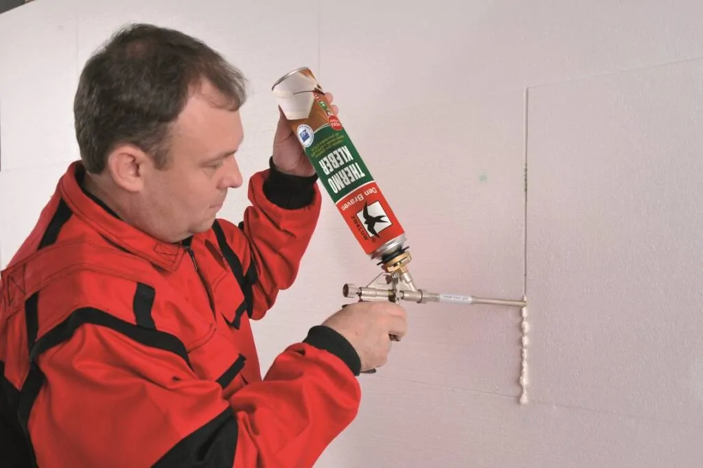 vyplneni mezer pu lepidlem thermo kleber